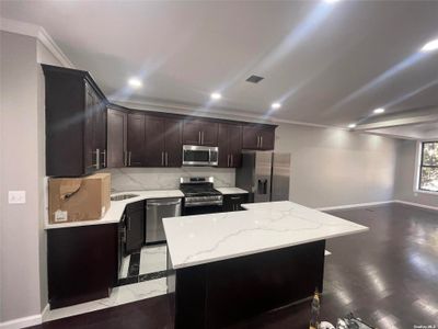 359 E 22nd Street, Home with 9 bedrooms, 5 bathrooms and null parking in Flatbush NY | Image 2