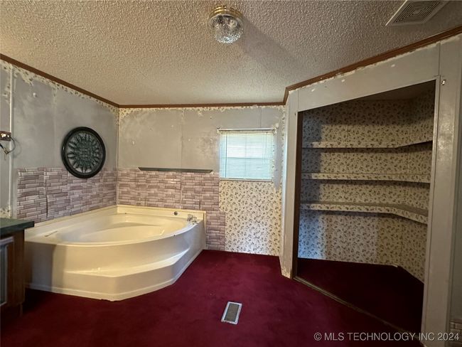 4798 Ne 104 Th Rd, House other with 4 bedrooms, 3 bathrooms and null parking in Wilburton OK | Image 24