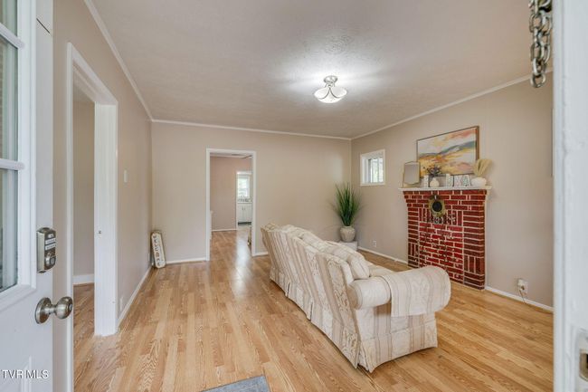 living room | Image 6