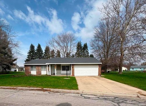 10365 Sunset Ln, Osceola, IN, 46561-9362 | Card Image