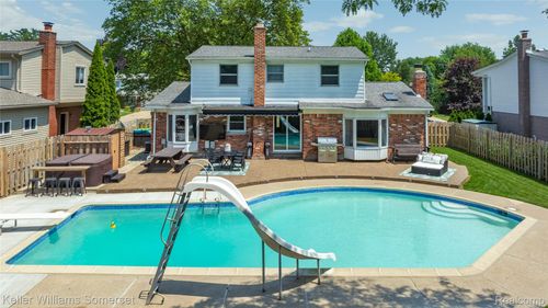 5795 Limestone Dr, Troy, MI, 48085-3916 | Card Image