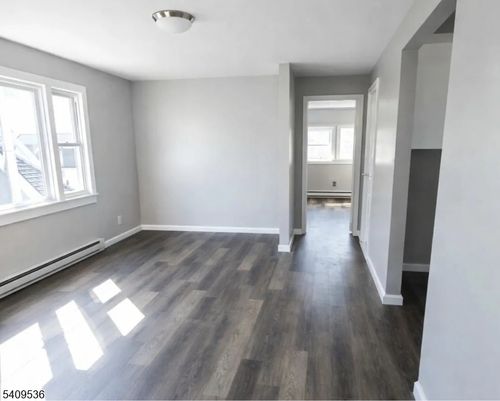 1066 Mary St, Elizabeth, NJ, 07201-1421 | Card Image