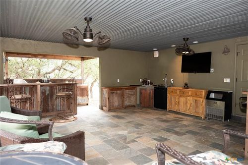 211 Cambridge Dr, New Braunfels, TX, 78132-5218 | Card Image