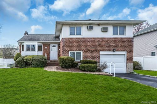 85 Audrey Avenue, Oyster Bay, NY, 11803 | Card Image