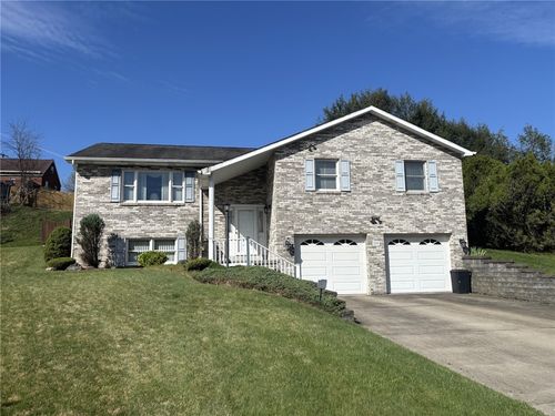 209 Falcon Ridge Dr, New Kensington, PA, 15068-4958 | Card Image