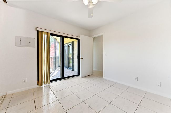 3864 Victoria Dr, Condo with 2 bedrooms, 3 bathrooms and null parking in West Palm Beach FL | Image 17