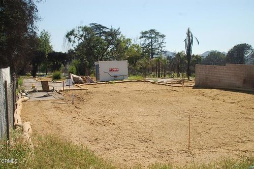 103 E Las Flores Dr, Altadena, CA, 91001-4855 | Card Image