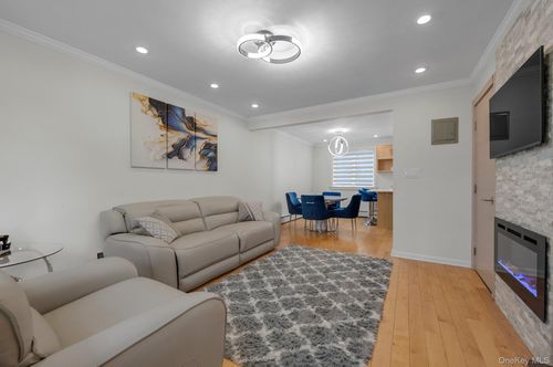duplex-67-45 Bell Blvd, Bayside, NY, 11364-2525 | Card Image