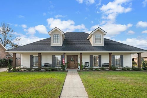 111 Wellington Dr, Houma, LA, 70360-7277 | Card Image