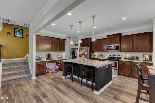 106 Neuse Bluff Cir, Clayton, NC, 27527-6119 | Card Image