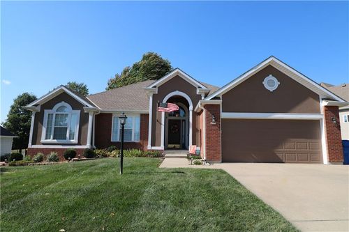 4703 Wilshire Dr N, Saint Joseph, MO, 64506-4585 | Card Image