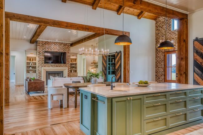 104 Hartfield Rd, Home with 4 bedrooms, 5 bathrooms and 3 parking in Round Top TX | Image 9