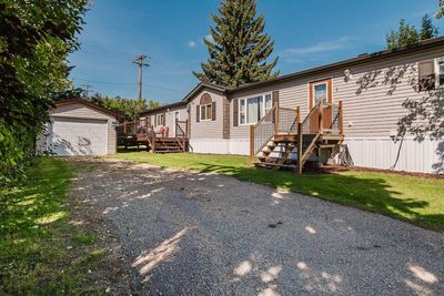 1 Parkland Acres, Home with 3 bedrooms, 2 bathrooms and 2 parking in Lacombe AB | Image 2