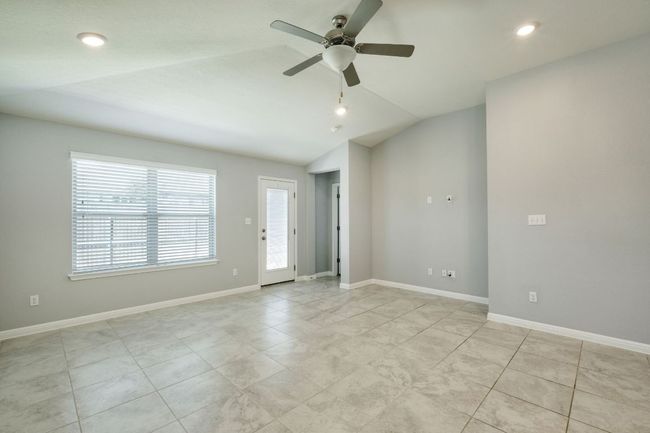 Living Room | Image 4