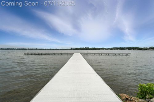 490 Village Drive, Walled Lake, MI, 48390 | Card Image