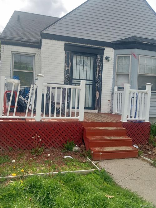8883 Sussex Street, Detroit, MI, 48228 | Card Image