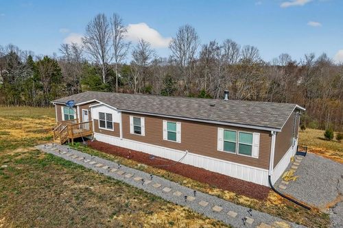 145 Two Hawks Ln, Hilham, TN, 38568-5949 | Card Image
