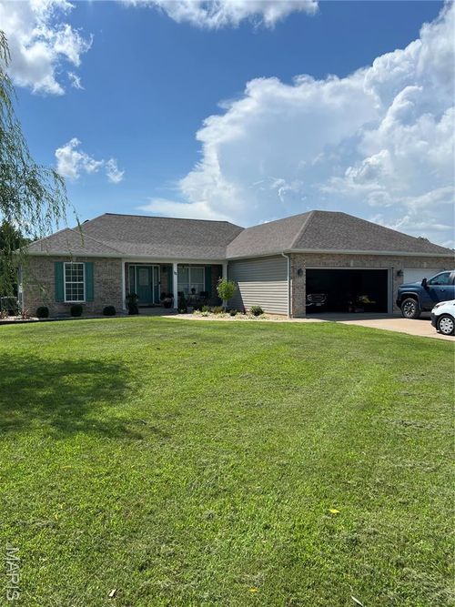 131 Brandi Lynn Dr, Foristell, MO, 63348-2821 | Card Image