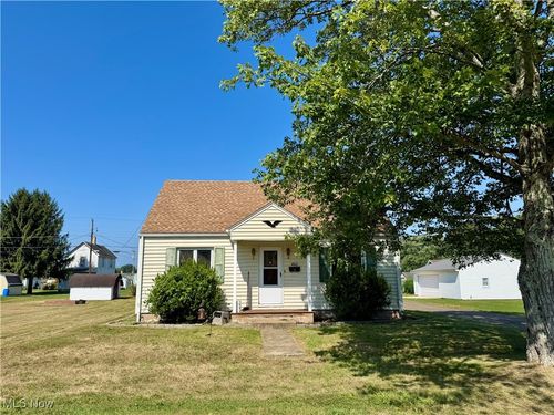 460 Barnett Ave, Newcomerstown, OH, 43832-1302 | Card Image