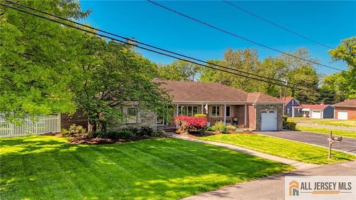 14 Taylor Dr, New Brunswick, NJ, 08901-1515 | Card Image