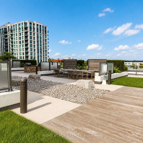 403-65 Oneida Cres, Richmond Hill, ON, L4B0G9 | Card Image