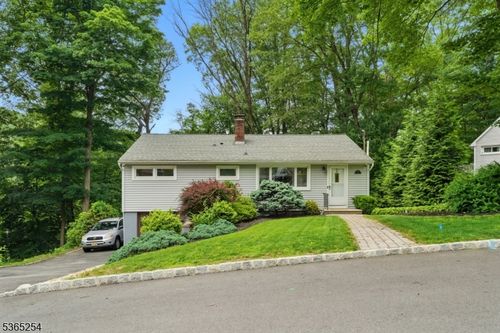 18 Woodland Rd, Denville, NJ, 07834-1723 | Card Image