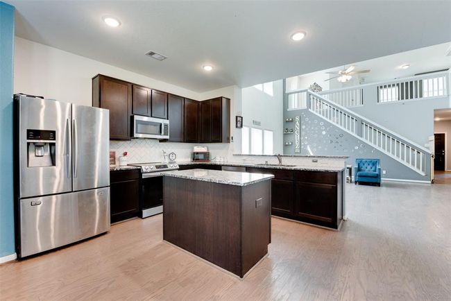 438 Dorsal Way, House other with 4 bedrooms, 3 bathrooms and 3 parking in Crosby TX | Image 6