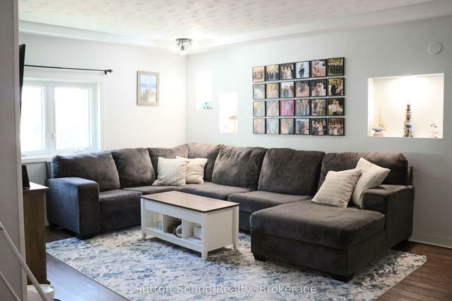 31 Yonge St S, House other with 4 bedrooms, 2 bathrooms and 4 parking in Tara ON | Image 44