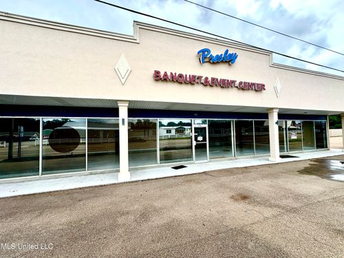 529 W Presley Blvd, McComb, MS, 39648-5427 | Card Image
