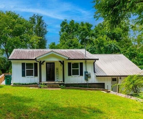 303 Claire St, Rossville, GA, 30741-1552 | Card Image
