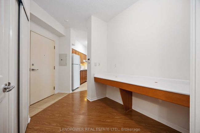1017 - 230 Queens Quay W, Condo with 2 bedrooms, 1 bathrooms and null parking in Toronto ON | Image 22