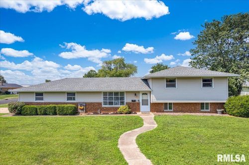 809 S Columbus Ave, Morton, IL, 61550-2429 | Card Image