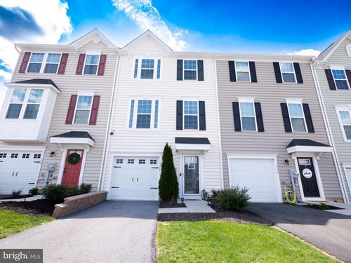 136 Quebec Ct, FALLING WATERS, WV, 25419-1819 | Card Image