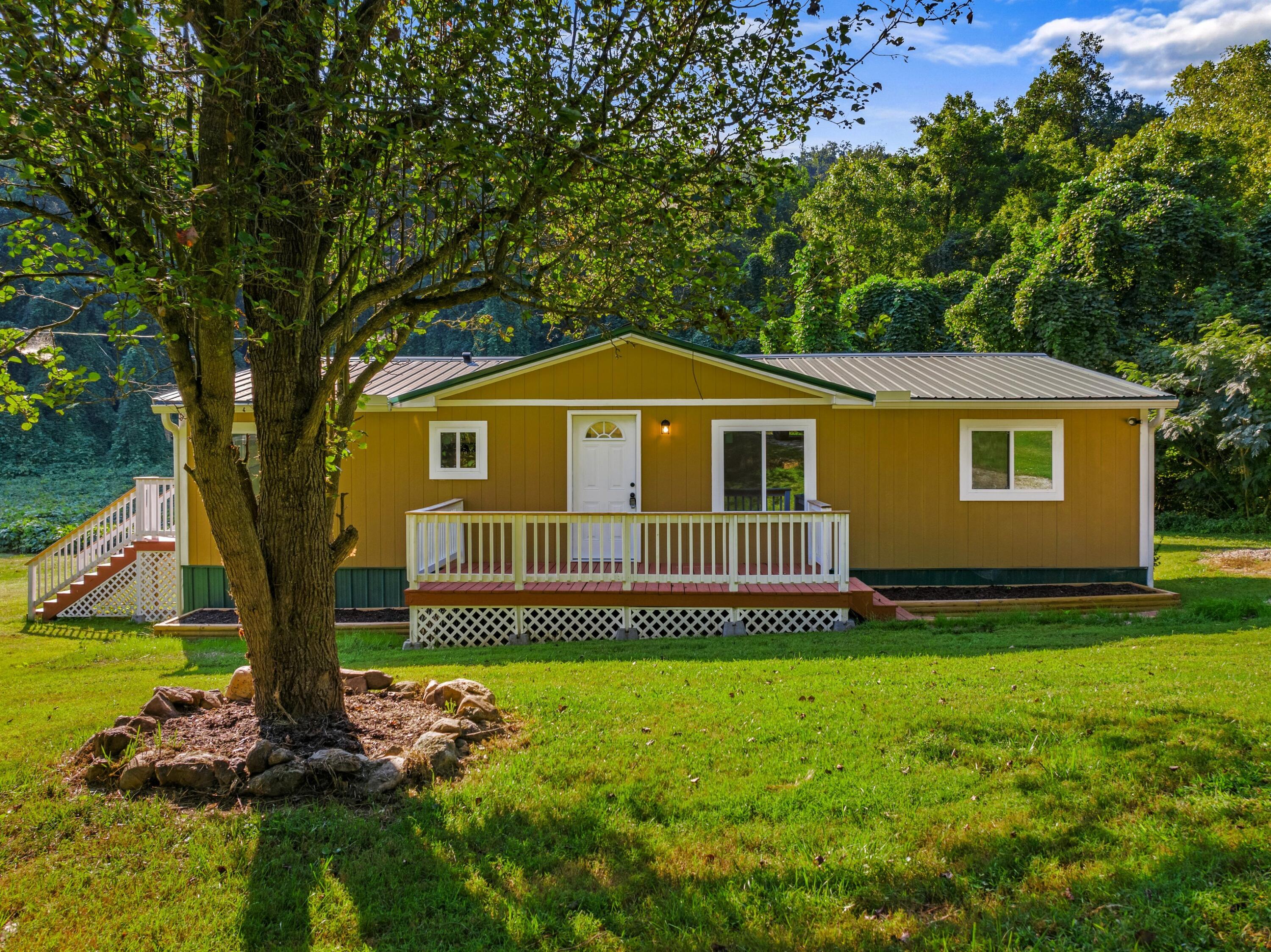 Dark Hollow Rd, Cosby, TN 37722