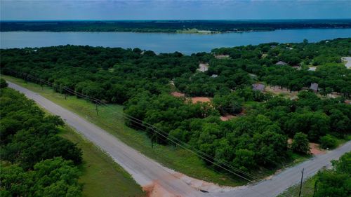 399 Nocona Dr, Nocona, TX, 76255-9288 | Card Image