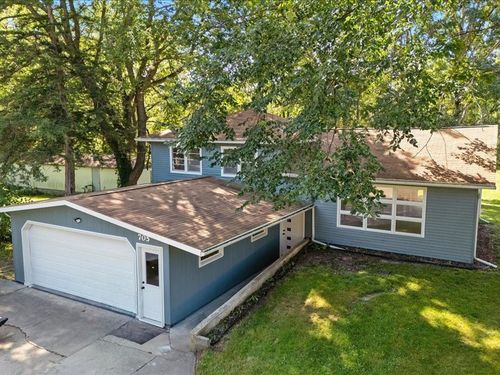 705 South St, Brandon, IA, 52210-9652 | Card Image