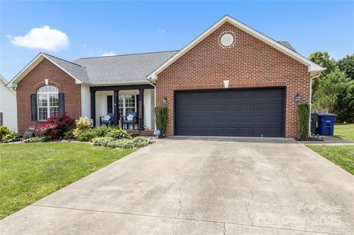 1759 Pipers Ridge Cir Nw, Conover, NC, 28613-8096 | Card Image