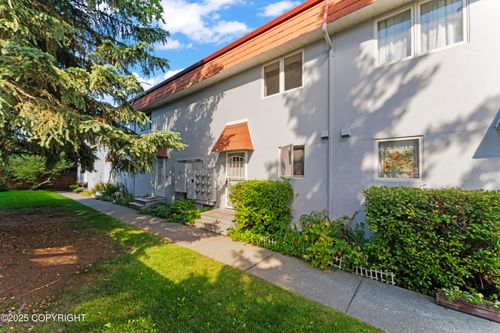 apt-20-400 E 24th Ave, Anchorage, AK, 99503-2123 | Card Image