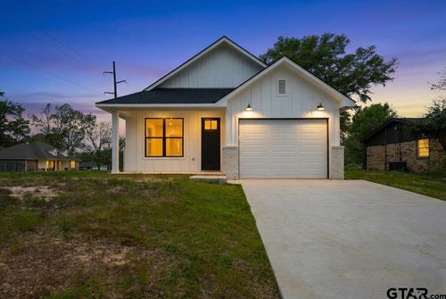 307 S Langham St, Troup, TX, 75789-2223 | Card Image