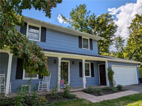 5 Kings Lacey Way, Fairport, NY, 14450-3220 | Card Image
