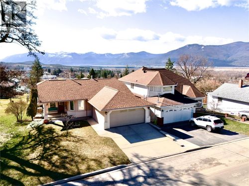 1401 Hillside St, Creston, BC, V0B1G5 | Card Image