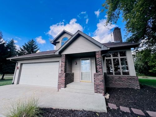 7705 Lakewood Rd, Weldon, IL, 61882-8969 | Card Image