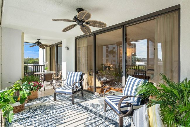 APT-205 - 19800 Sandpointe Bay Dr, Condo with 2 bedrooms, 3 bathrooms and null parking in Tequesta FL | Image 12
