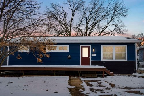 1727 W 69th St Street, Davenport, IA, 52806 | Card Image