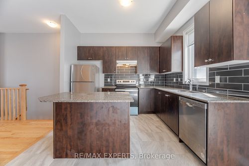2 Gold Creek St, Kleinburg, ON, L4H4R1 | Card Image