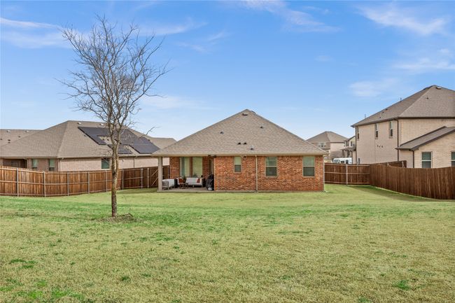 Huge Backyard To Be Enjoyed By All! | Image 27