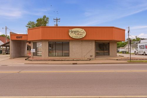 1817 Jackson Street, La Crosse, WI, 54601 | Card Image