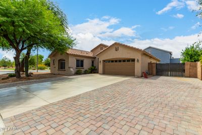 4257 E County Down Drive, House other with 5 bedrooms, 3 bathrooms and null parking in Chandler AZ | Image 2