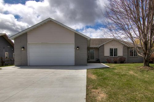 611 Circle Dr, Wabasha, MN, 55981-3218 | Card Image