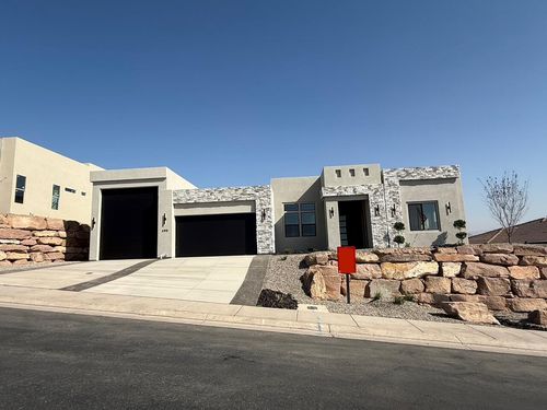 490 S Appian Way, St George, UT, 84770-1423 | Card Image